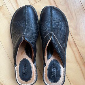 Womens Born Clogs